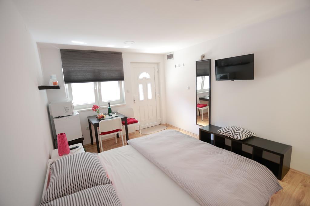 Rooms Butkovic Zagreb Bagian luar foto