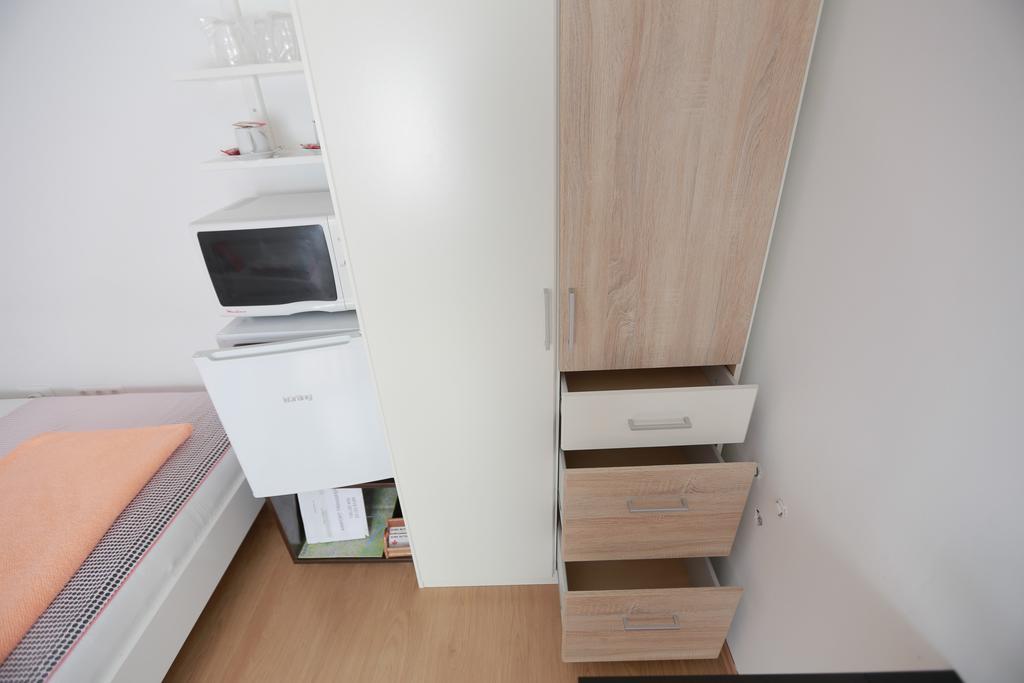Rooms Butkovic Zagreb Bagian luar foto