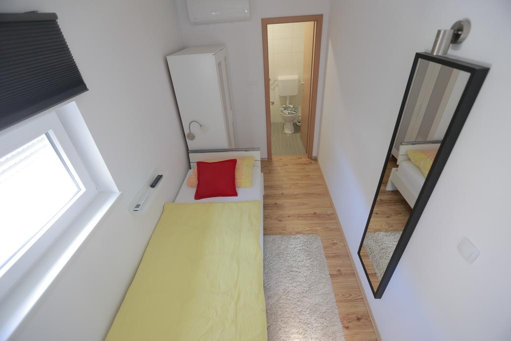 Rooms Butkovic Zagreb Bagian luar foto