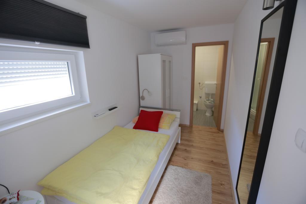 Rooms Butkovic Zagreb Bagian luar foto